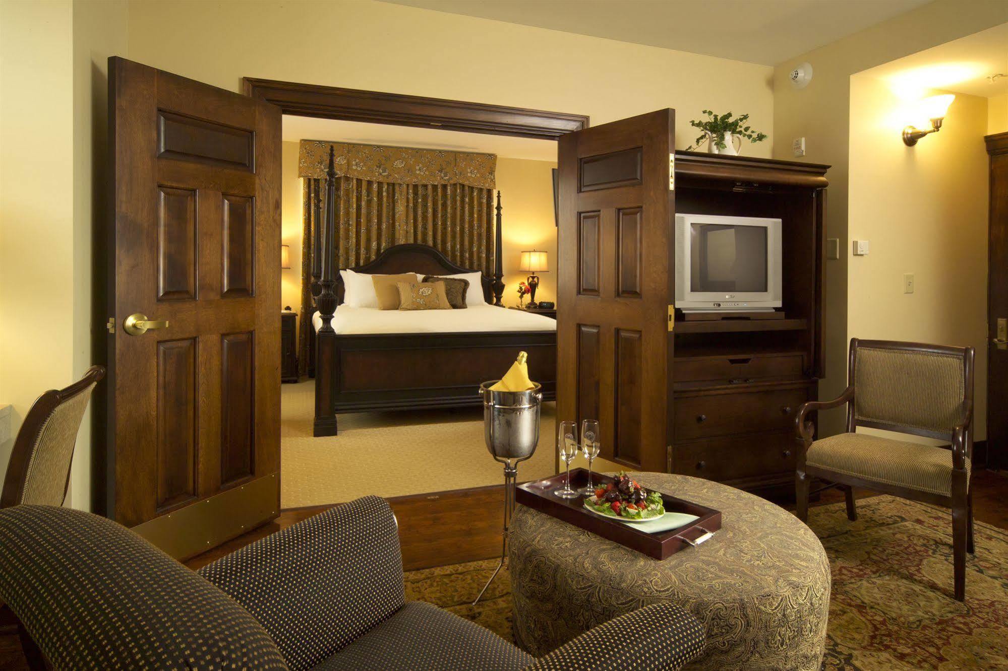 General Francis Marion Hotel Rum bild